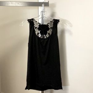 Woman’s Sleeveless Top Detail Back